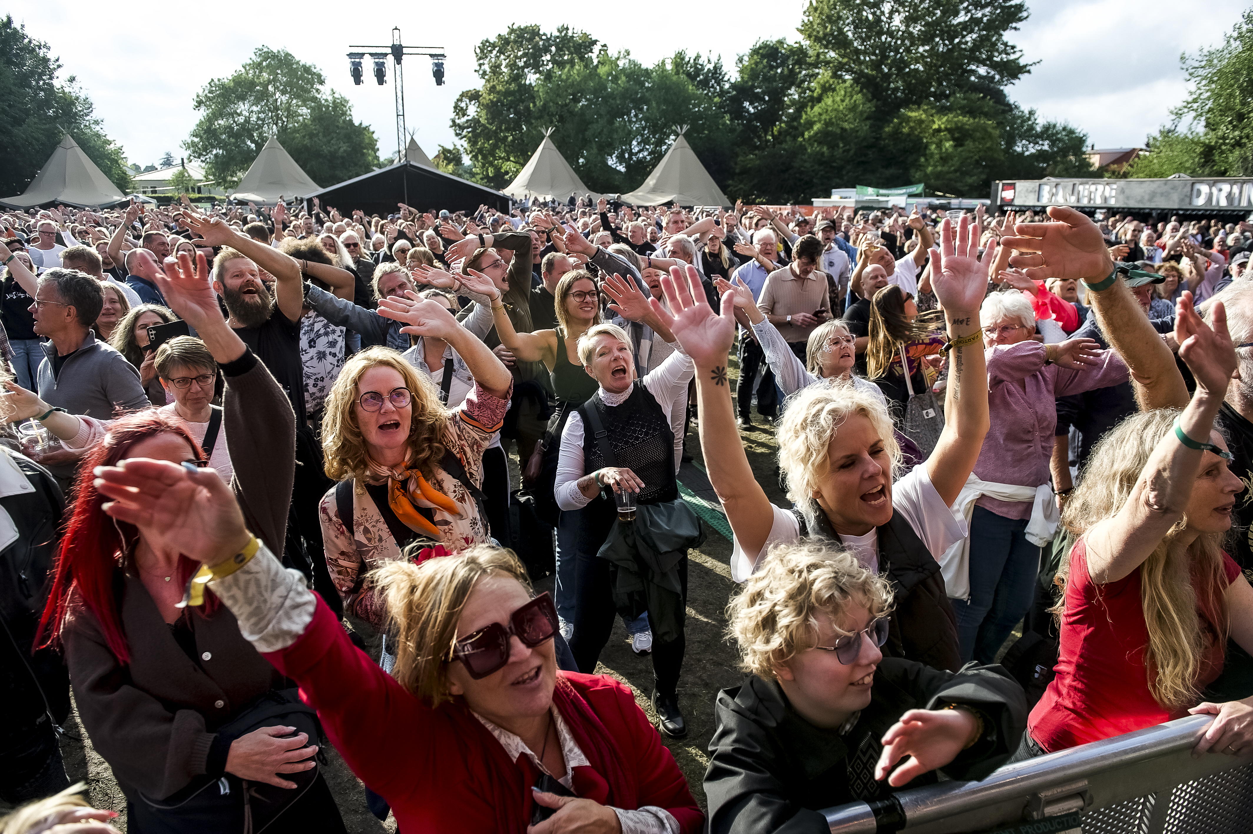 2026-08-29-Fotograf-RenatoManzionna-KøgeFestUge26-Shubberne-07.jpg