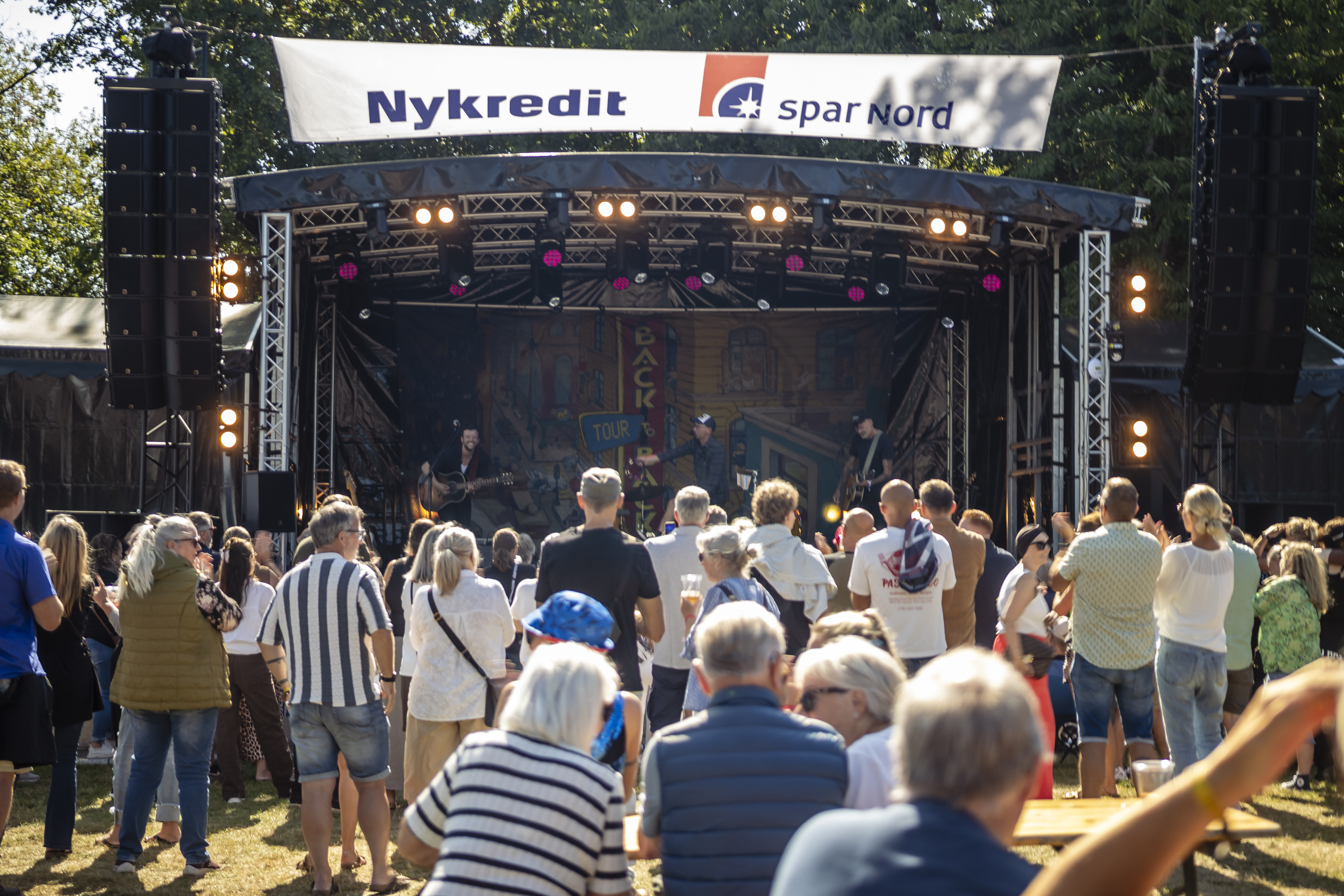 2026-08-27-Fotograf-Schneider_Foto-Festivalliv-Back to Back.-IMG_6477.jpg